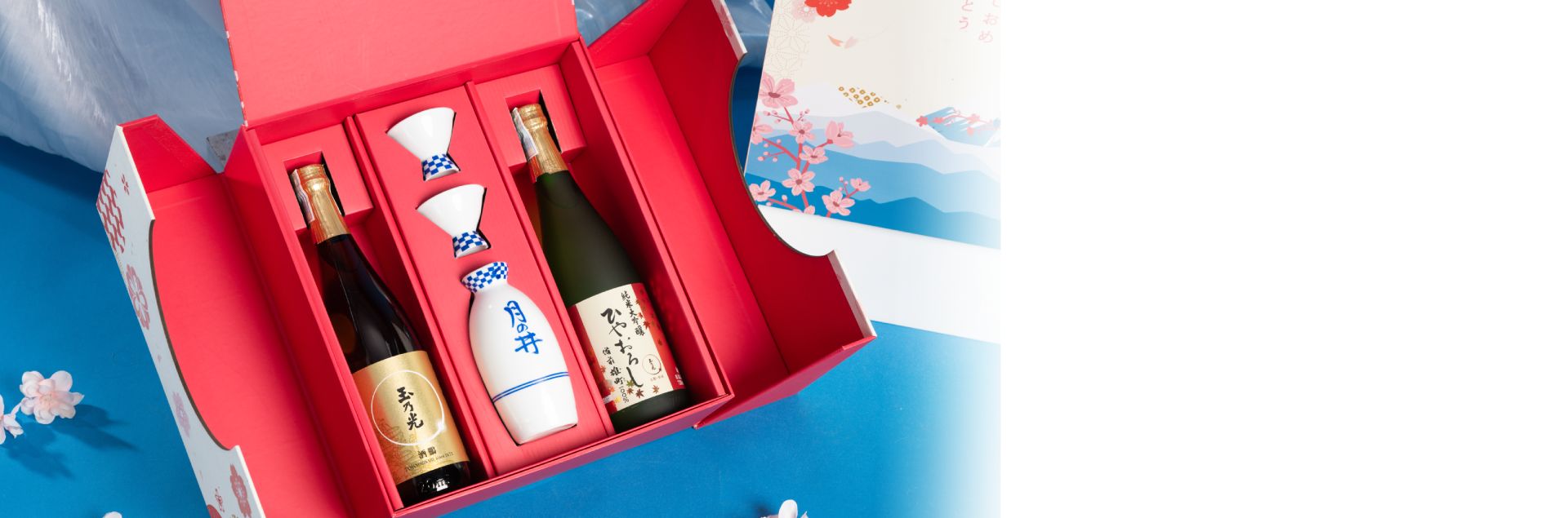 Hộp Quà Tết Sake kèm bộ bình chén: Xuân Sum Vầy